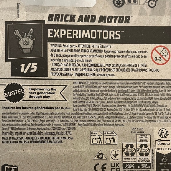 Hot Wheels Mega White and Black Toy Car Compatible with Legos - Picture 4 of 4